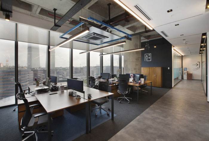 上海辦公室設(shè)計辦公桌該如何布局？