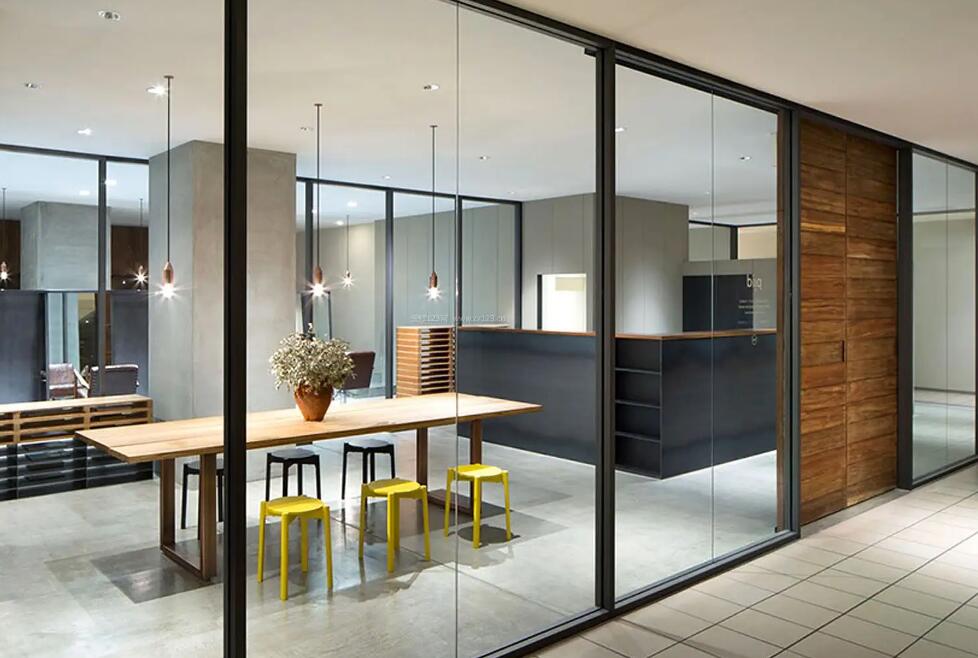 上海辦公室設(shè)計裝修中有哪些玻璃材料？