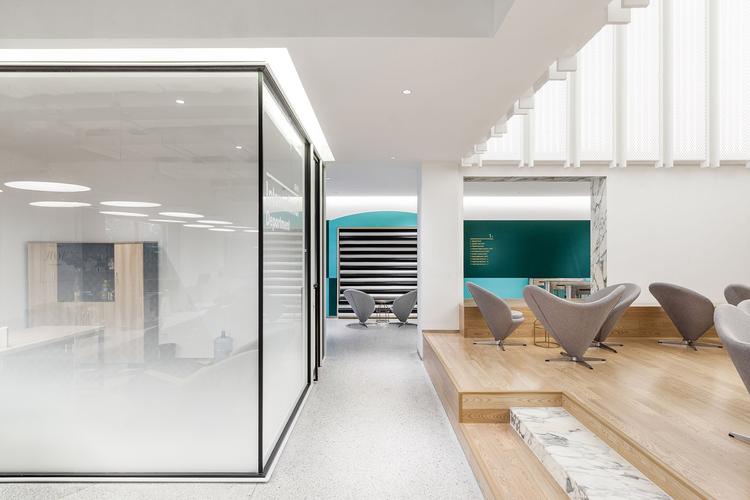 辦公室燈光應(yīng)該如何科學(xué)的設(shè)計(jì)搭配？